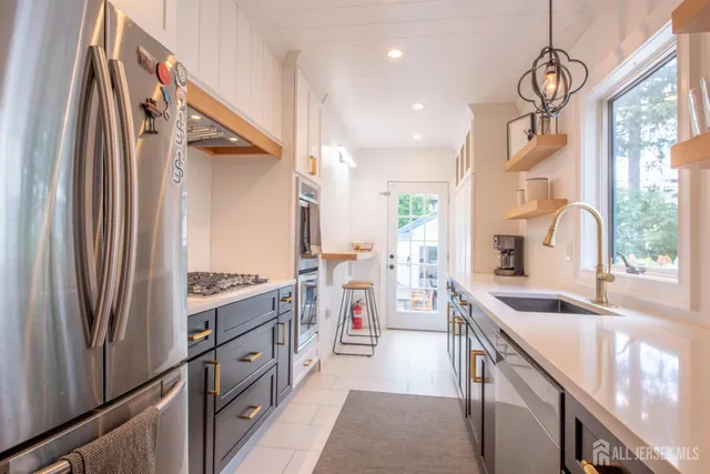 $799,900 | 10 North 8th Avenue, Highland Park, NJ 08904