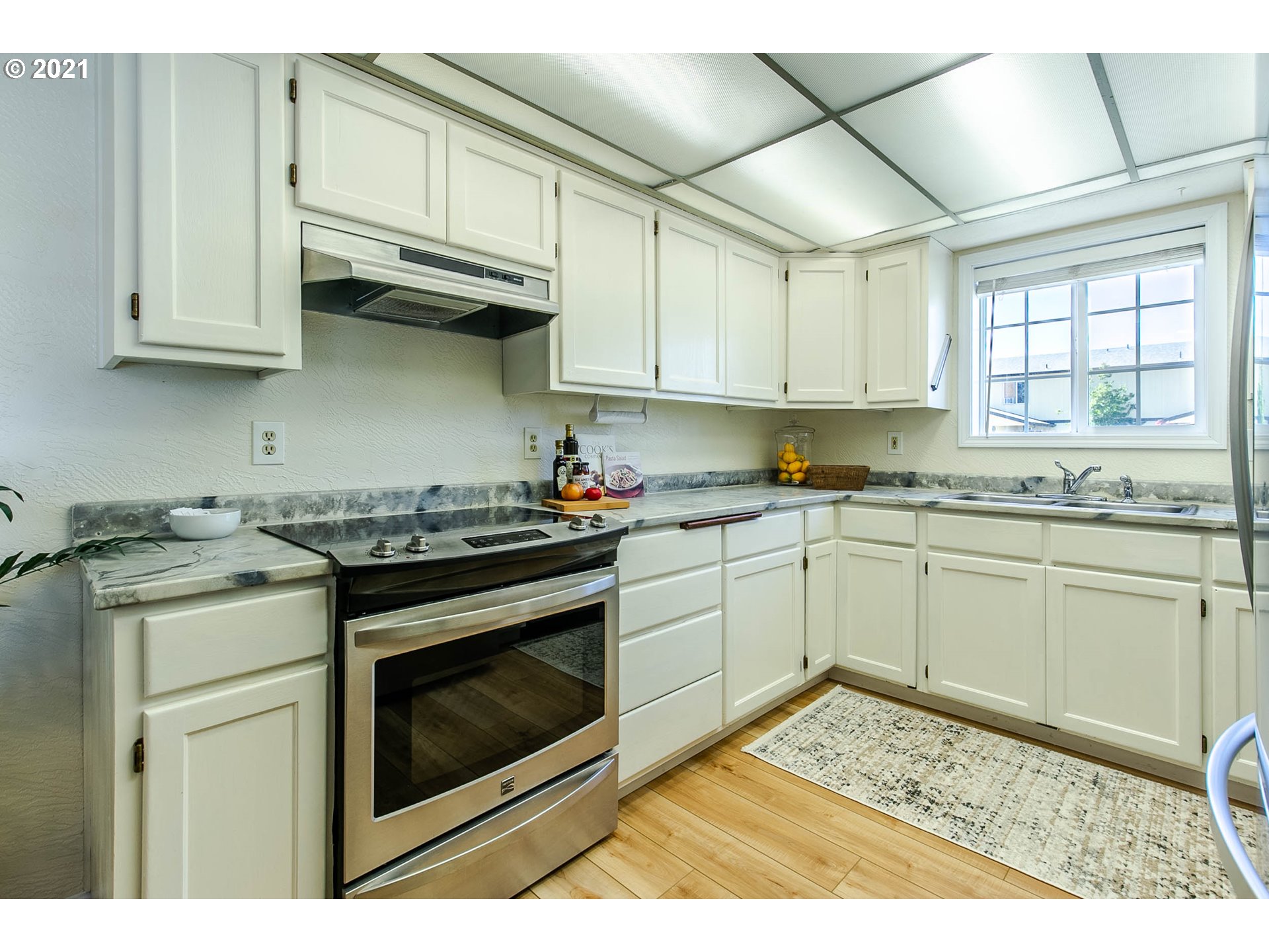 225 South 59th Street Springfield, OR 97478 - Photo 12 of 32