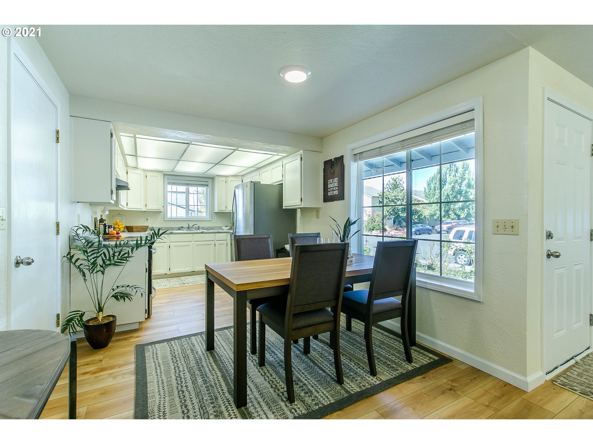 225 South 59th Street Springfield, OR 97478 - Photo 10 of 32