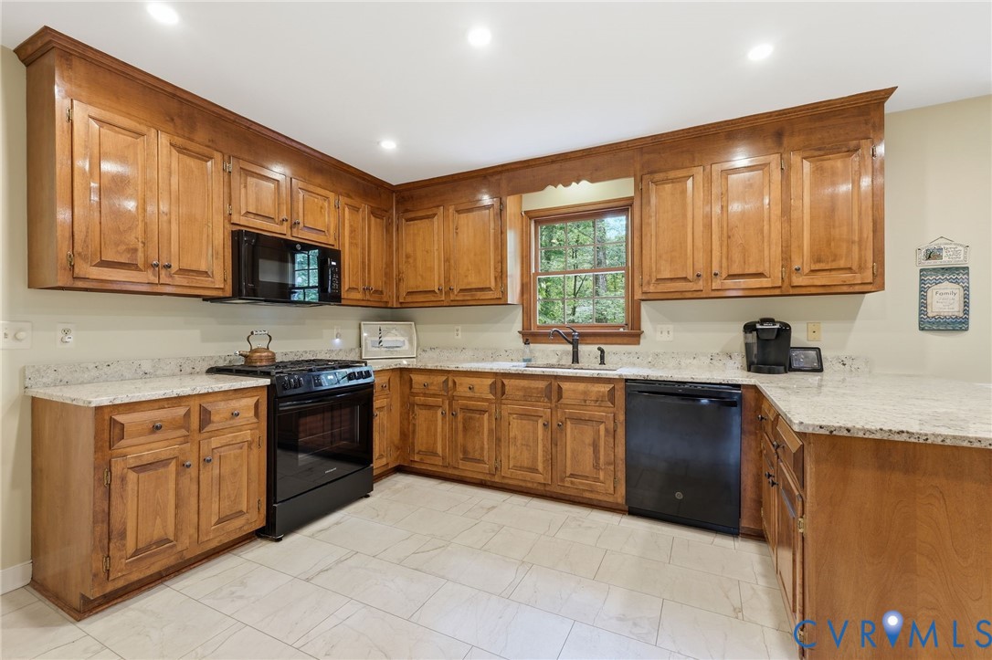 14310 Huntgate Woods Road Midlothian, VA 23112 - Photo 18 of 46 Gallery Image 18