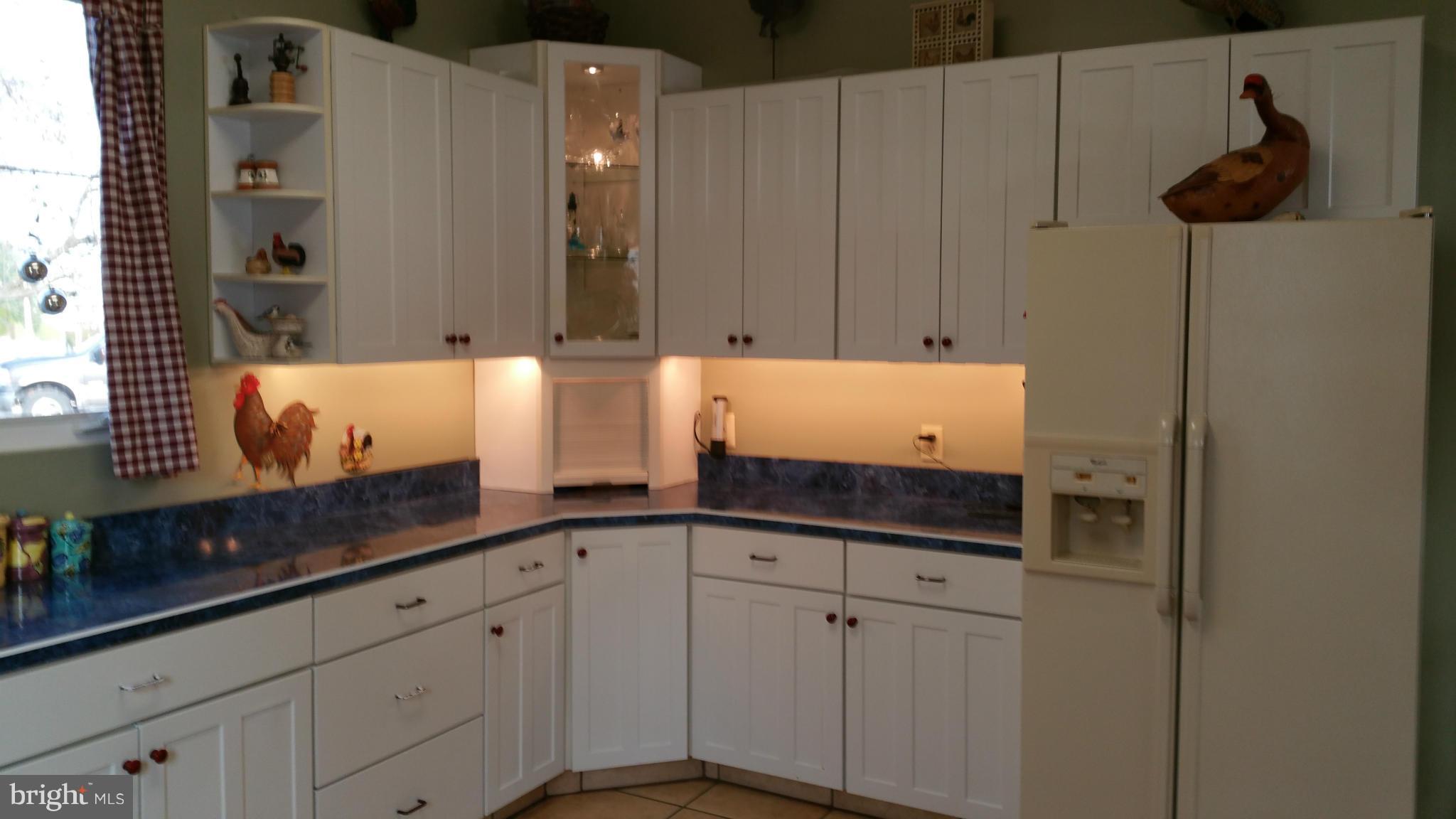 1921 Poplar Ridge Road Pasadena, MD 21122 - Photo 17 of 18 Kitchen