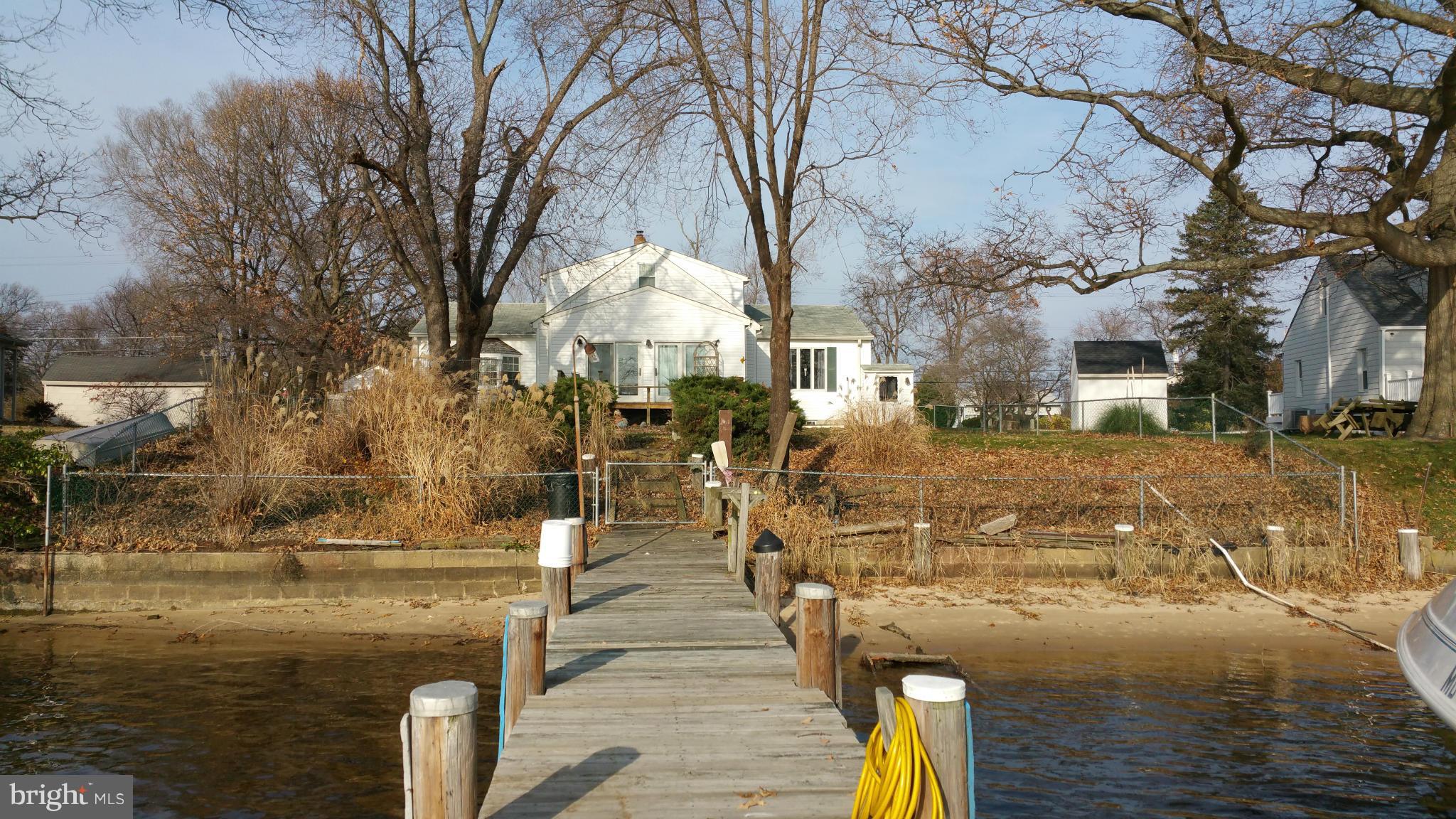 Exterior (Rear)