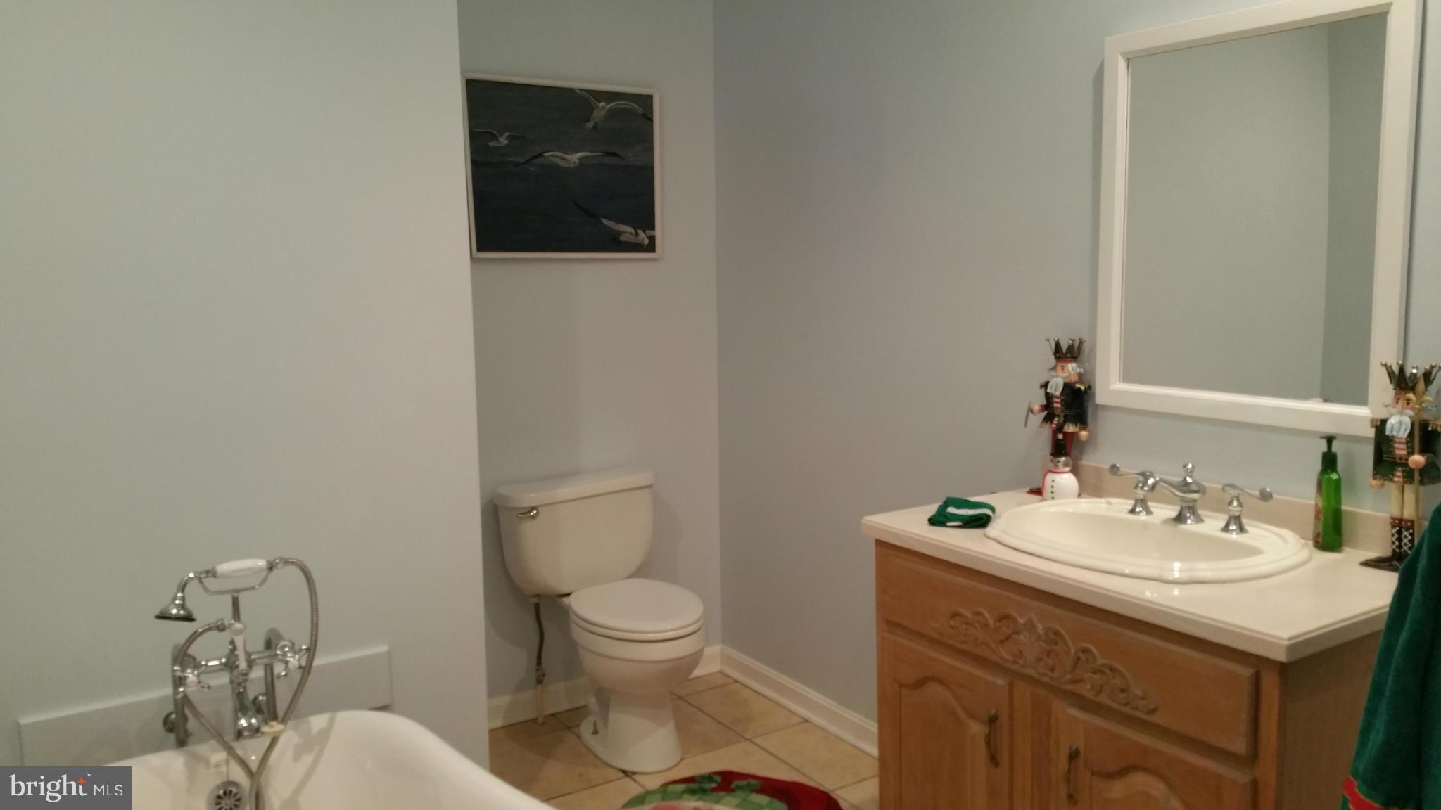 1921 Poplar Ridge Road Pasadena, MD 21122 - Photo 9 of 18 Bath