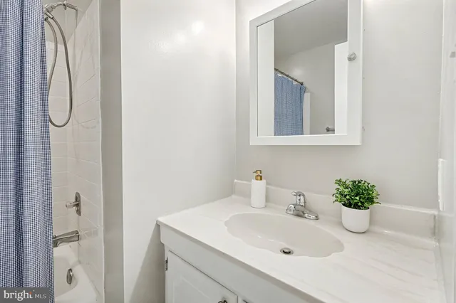 $650,000 | 10307 Emerald Rock Drive, Oakton, VA 22124