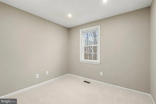 $650,000 | 10307 Emerald Rock Drive, Oakton, VA 22124