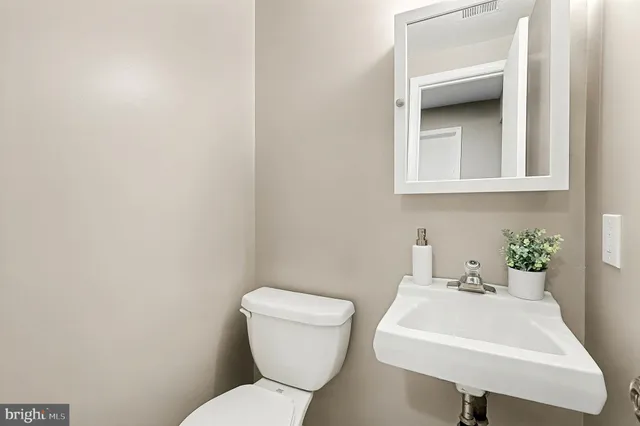 $650,000 | 10307 Emerald Rock Drive, Oakton, VA 22124