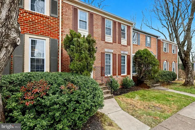 $650,000 | 10307 Emerald Rock Drive, Oakton, VA 22124