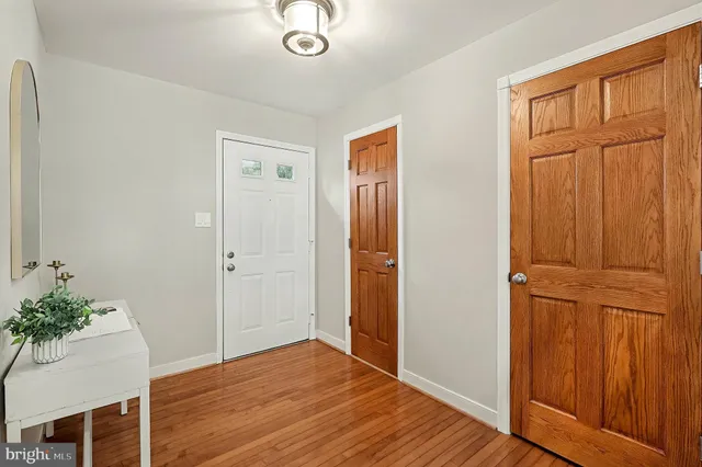 $650,000 | 10307 Emerald Rock Drive, Oakton, VA 22124