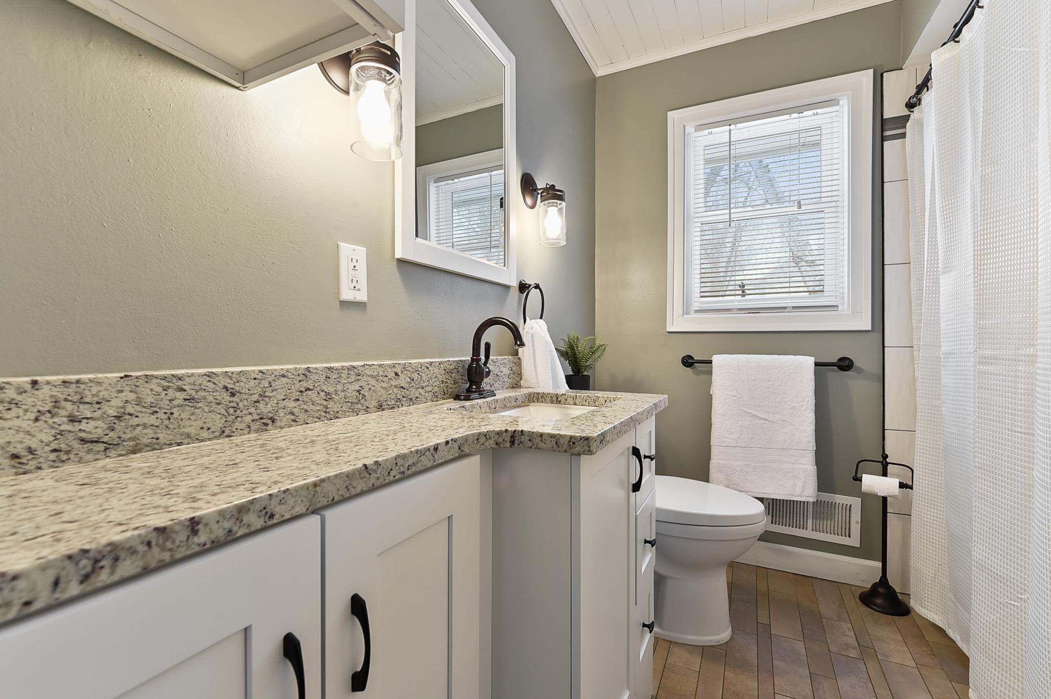 5013 Beacon Hill Road Minnetonka, MN 55345 - Photo 11 of 21 Gallery Image 11