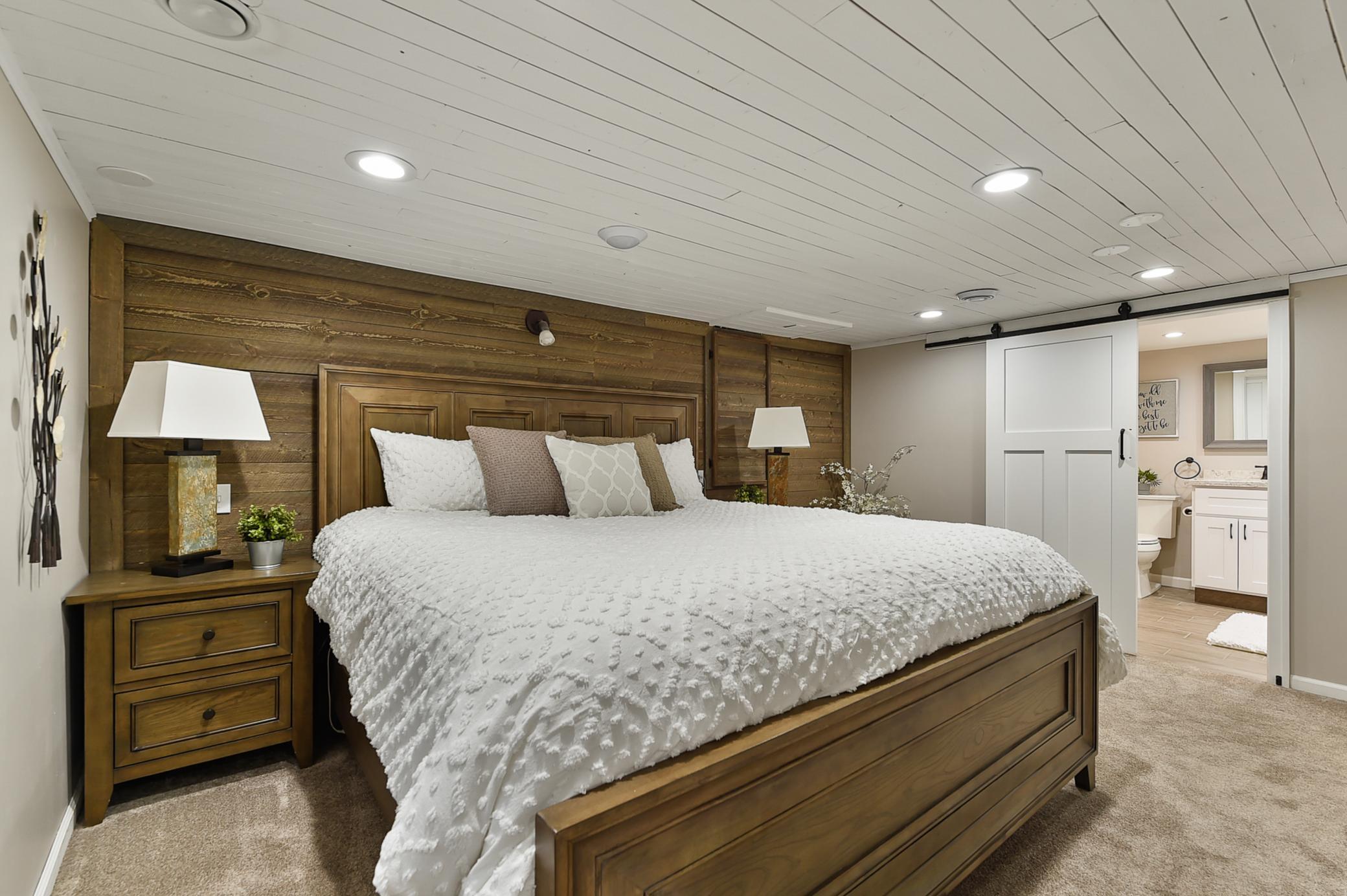 5013 Beacon Hill Road Minnetonka, MN 55345 - Photo 13 of 21 Gallery Image 13