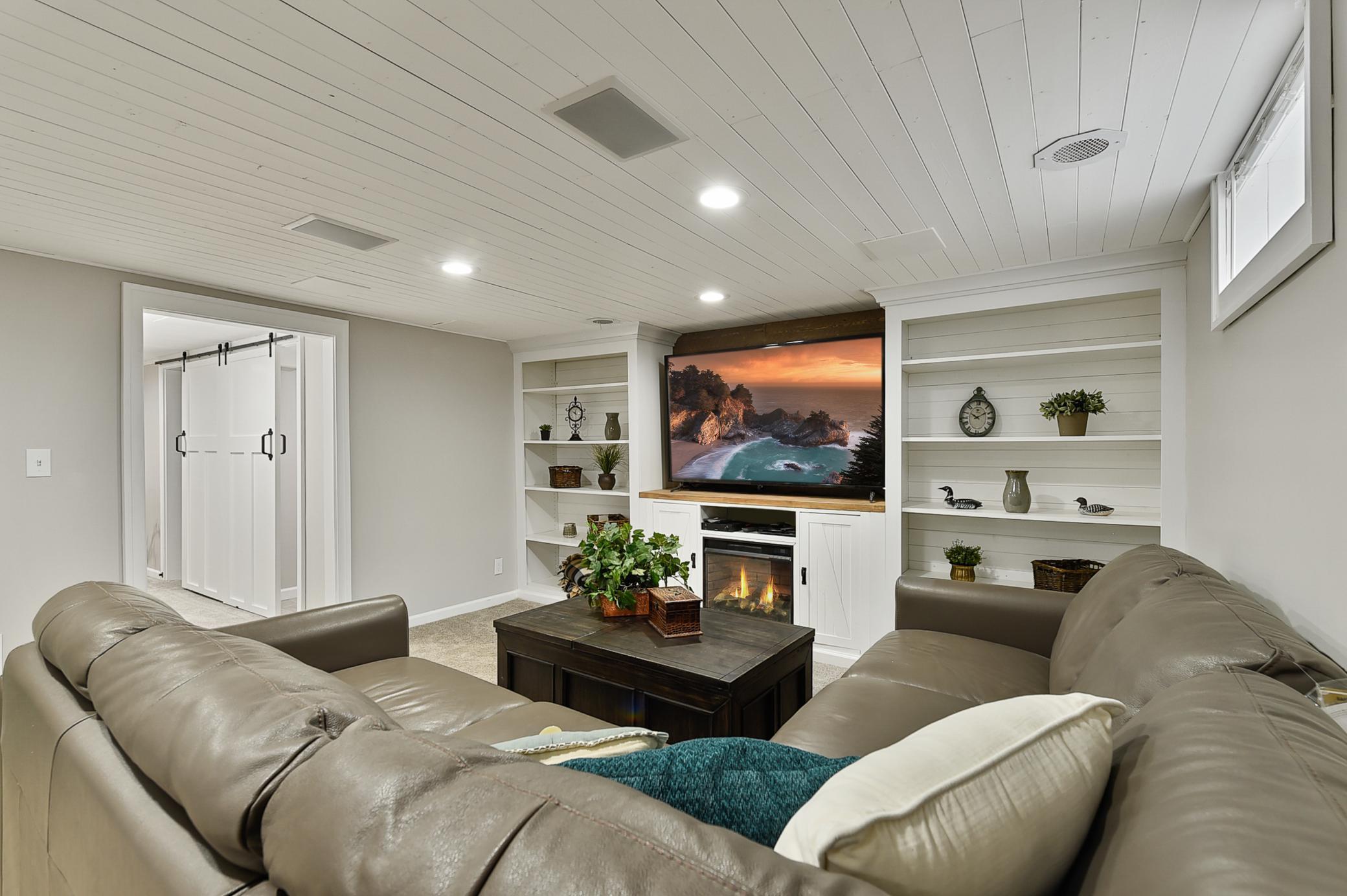 5013 Beacon Hill Road Minnetonka, MN 55345 - Photo 16 of 21 Gallery Image 16