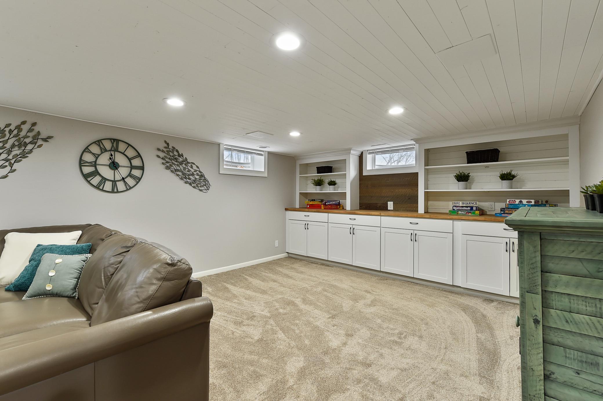 5013 Beacon Hill Road Minnetonka, MN 55345 - Photo 17 of 21 Gallery Image 17