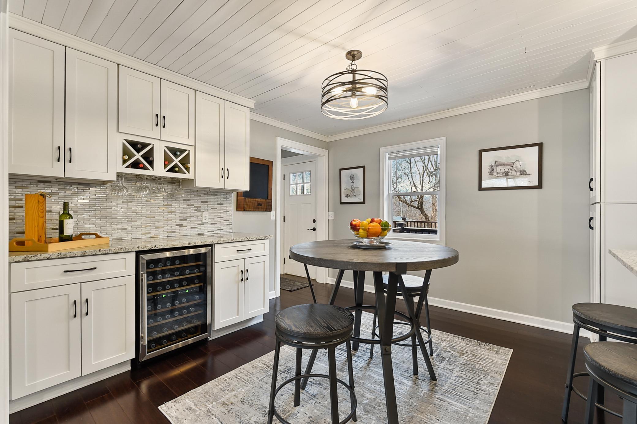 5013 Beacon Hill Road Minnetonka, MN 55345 - Photo 7 of 21 Gallery Image 7