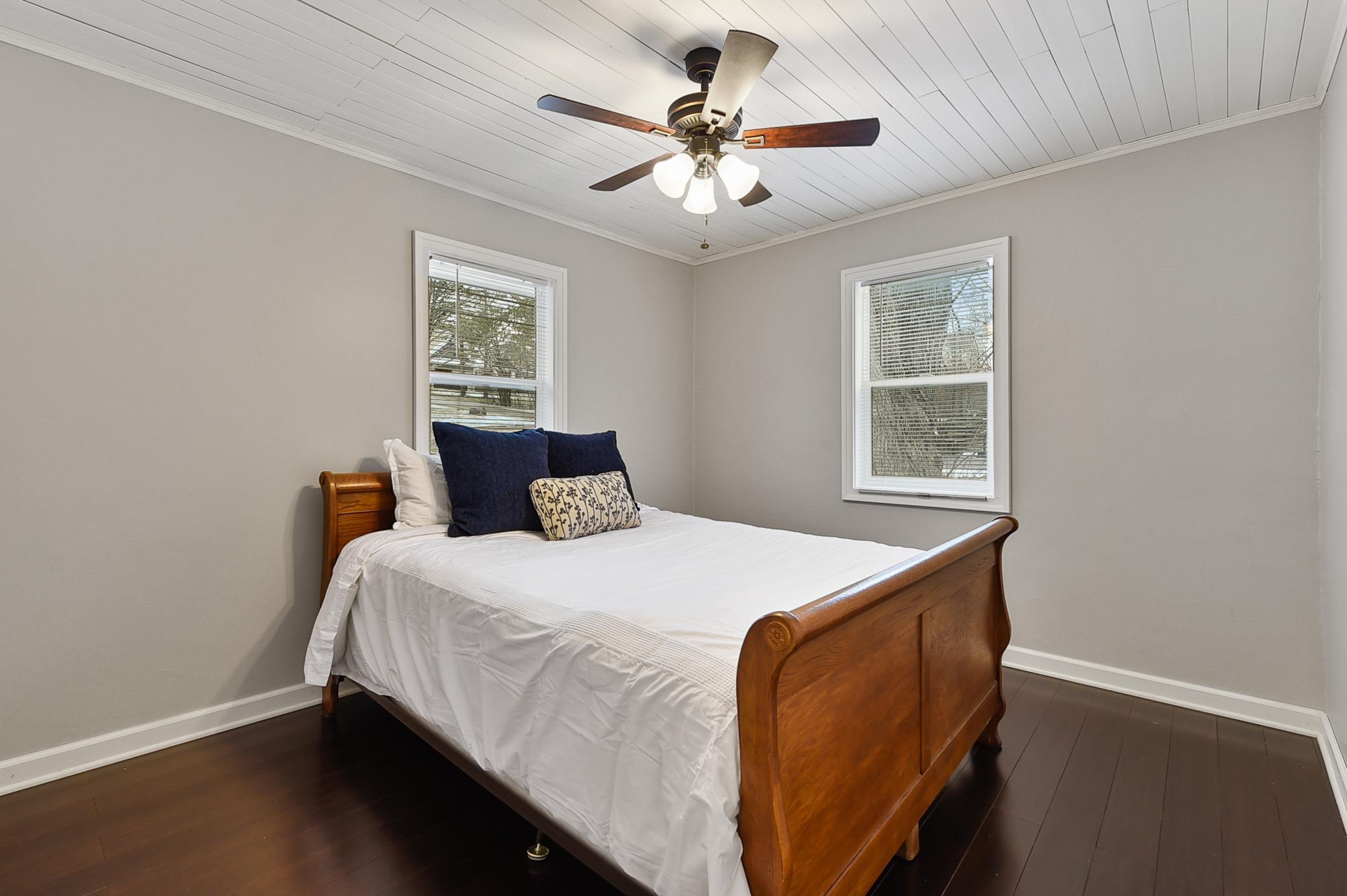 5013 Beacon Hill Road Minnetonka, MN 55345 - Photo 8 of 21 Gallery Image 8