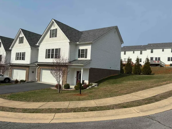 $2,600 | 15 Collinswood Way, Staunton, VA 24401