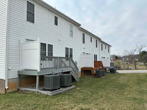 $2,600 | 15 Collinswood Way, Staunton, VA 24401