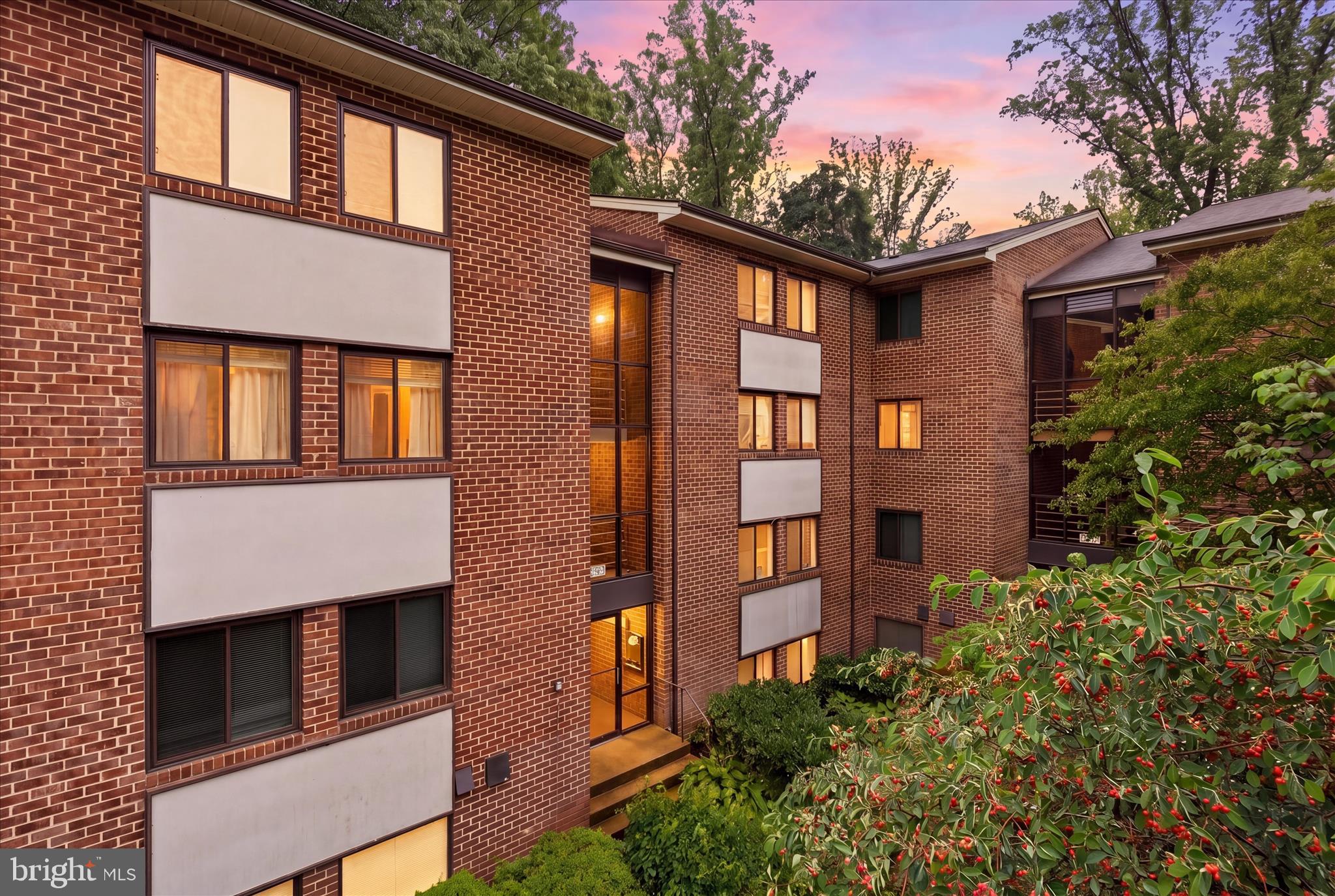 1540 Northgate Square, Unit 21B Reston, VA 20190 - Photo 5 of 24 a front view of a house with balcony
