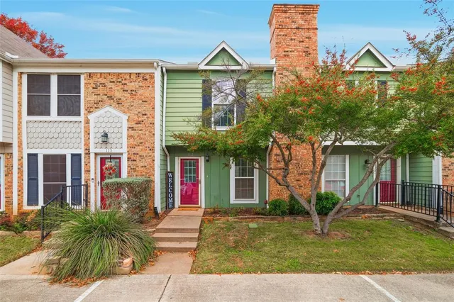 $263,000 | 112 Churchill Lane, Euless, TX 76039