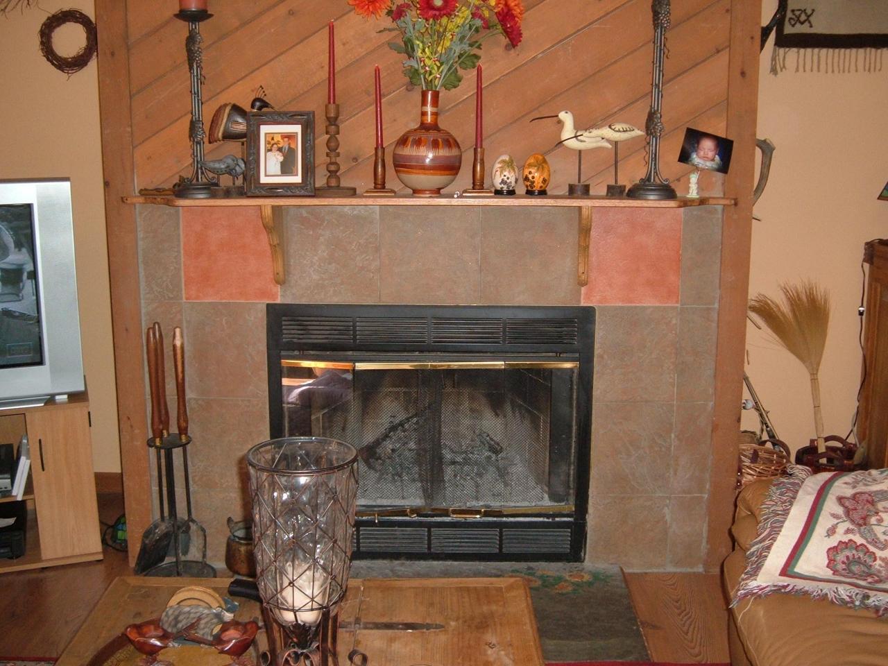 138 English Court Bushkill, PA 18324 - Photo 4 of 10 a close view of a fireplace with a sink