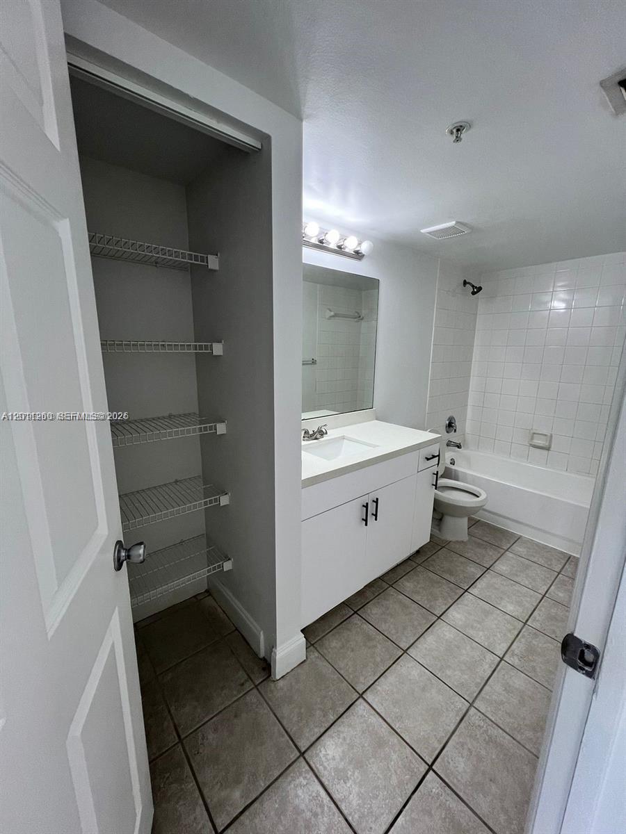 5065 Wiles Road, Unit 103 Coconut Creek, FL 33073 - Photo 18 of 47