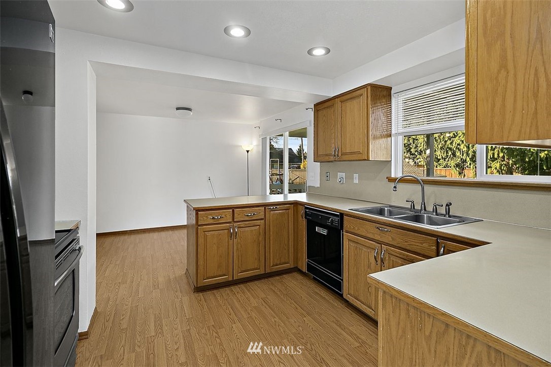 17815 145th Avenue Southeast Renton, WA 98058 - Photo 11 of 35 Gallery Image 11
