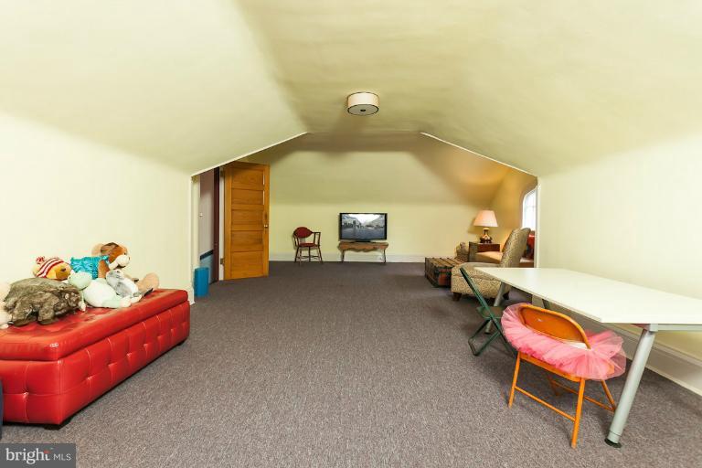 311 Overhill Road Baltimore, MD 21210 - Photo 16 of 30 3rd floor clubroom