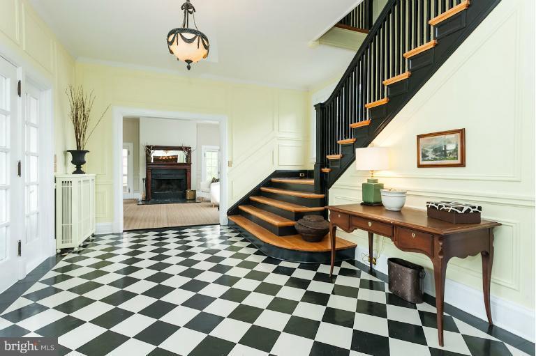 311 Overhill Road Baltimore, MD 21210 - Photo 20 of 30 Foyer