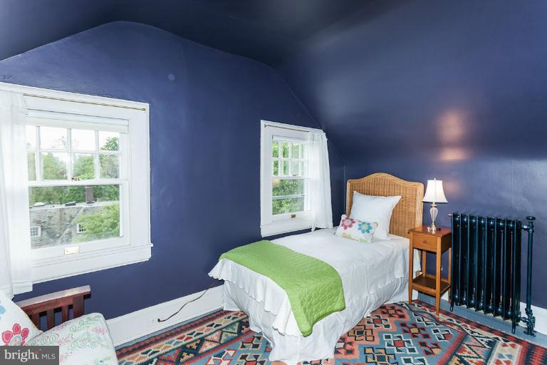 311 Overhill Road Baltimore, MD 21210 - Photo 3 of 30 3rd floor bedroom