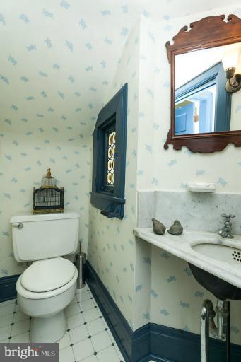 311 Overhill Road Baltimore, MD 21210 - Photo 26 of 30 1st floor powder room