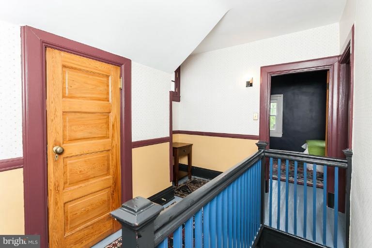 311 Overhill Road Baltimore, MD 21210 - Photo 29 of 30 3rd floor hall