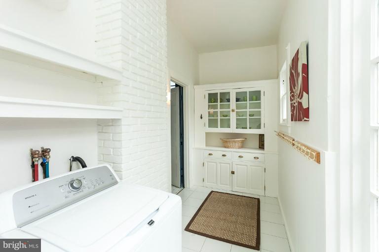 311 Overhill Road Baltimore, MD 21210 - Photo 4 of 30 1st floor laundry room