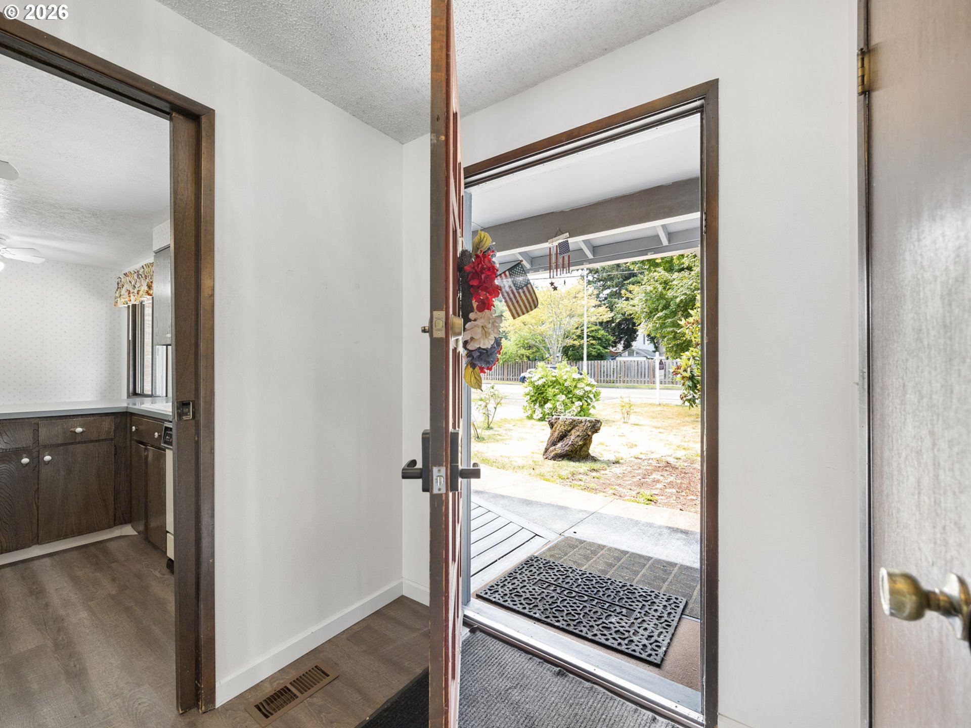 1712 Southwest Hensley Road Troutdale, OR 97060 - Photo 3 of 36 Gallery Image 3