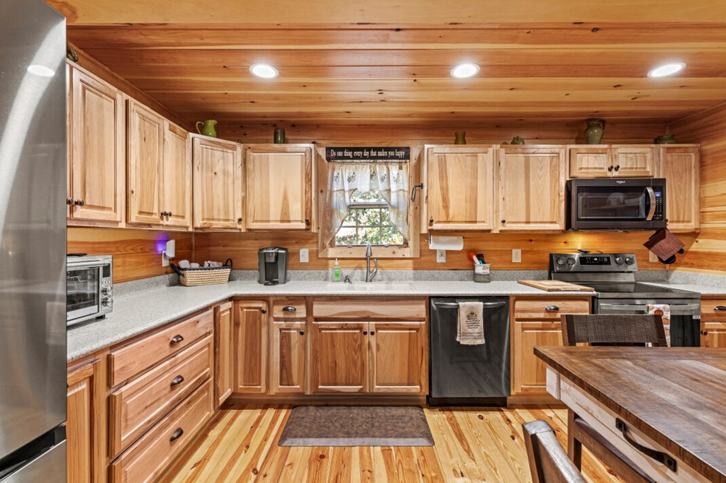 2561 Rustic Rdg Trail Young Harris, GA 30582 - Photo 18 of 85