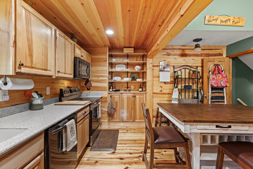 2561 Rustic Rdg Trail Young Harris, GA 30582 - Photo 19 of 85