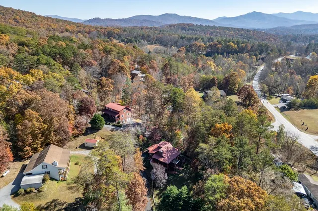 $399,000 | 2561 Rustic Rdg Trail, Young Harris, GA 30582