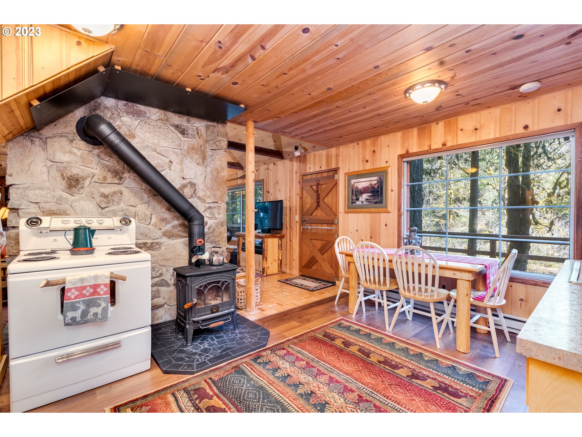 30064 Road 12 Rhododendron, OR 97049 - Photo 6 of 32 Gallery Image 6