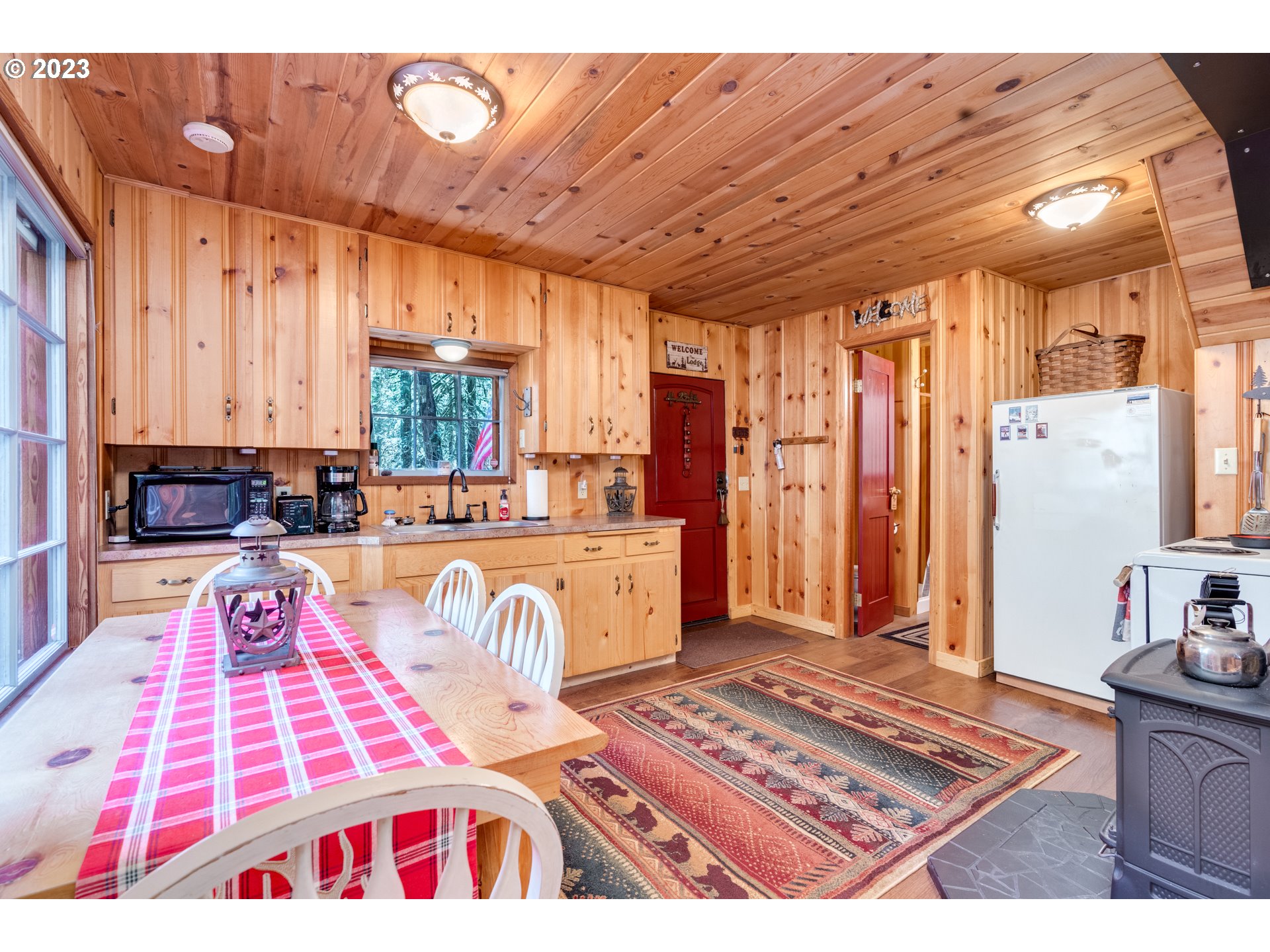 30064 Road 12 Rhododendron, OR 97049 - Photo 7 of 32 Gallery Image 7