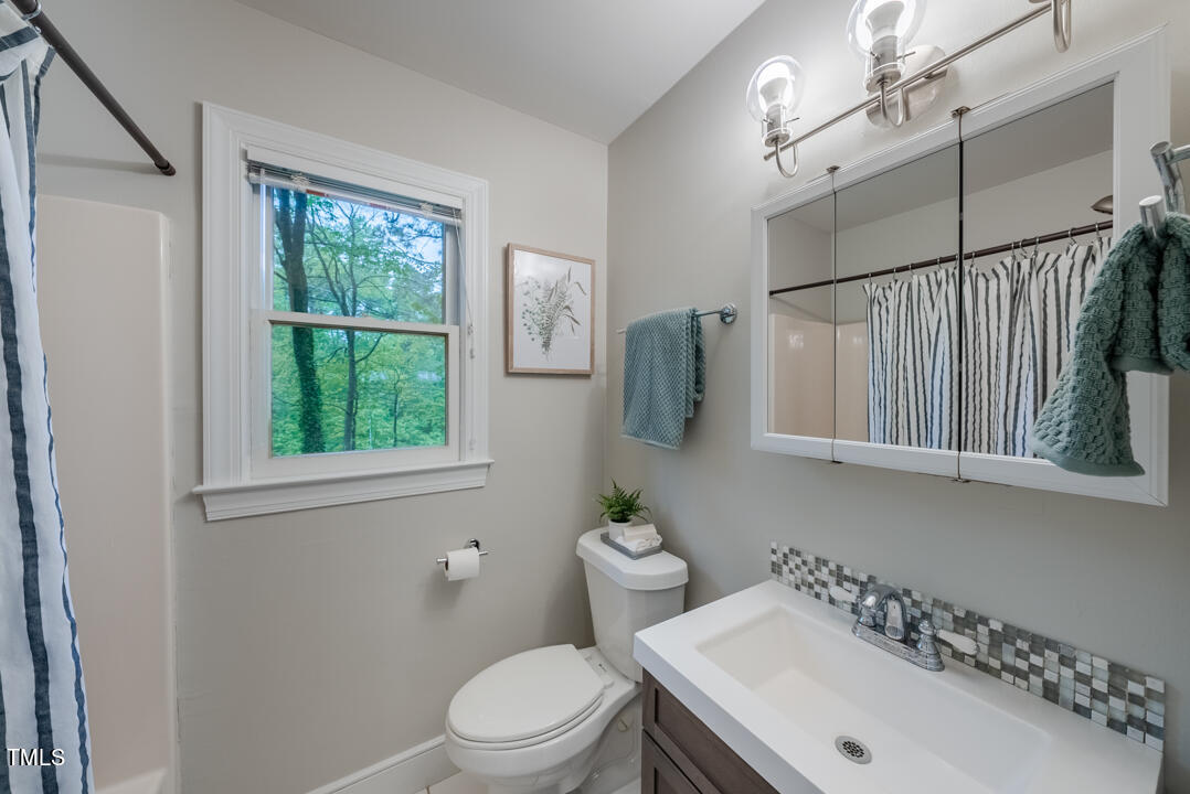 20 Strawberry Ridge Lane Durham, NC 27713 - Photo 25 of 28 Secondary Bathroom