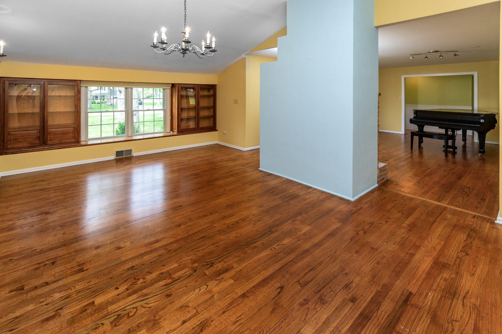 19 Floral Road Flemington, NJ 08822 - Photo 15 of 35 Spacious, sunlit dining area awaits you.