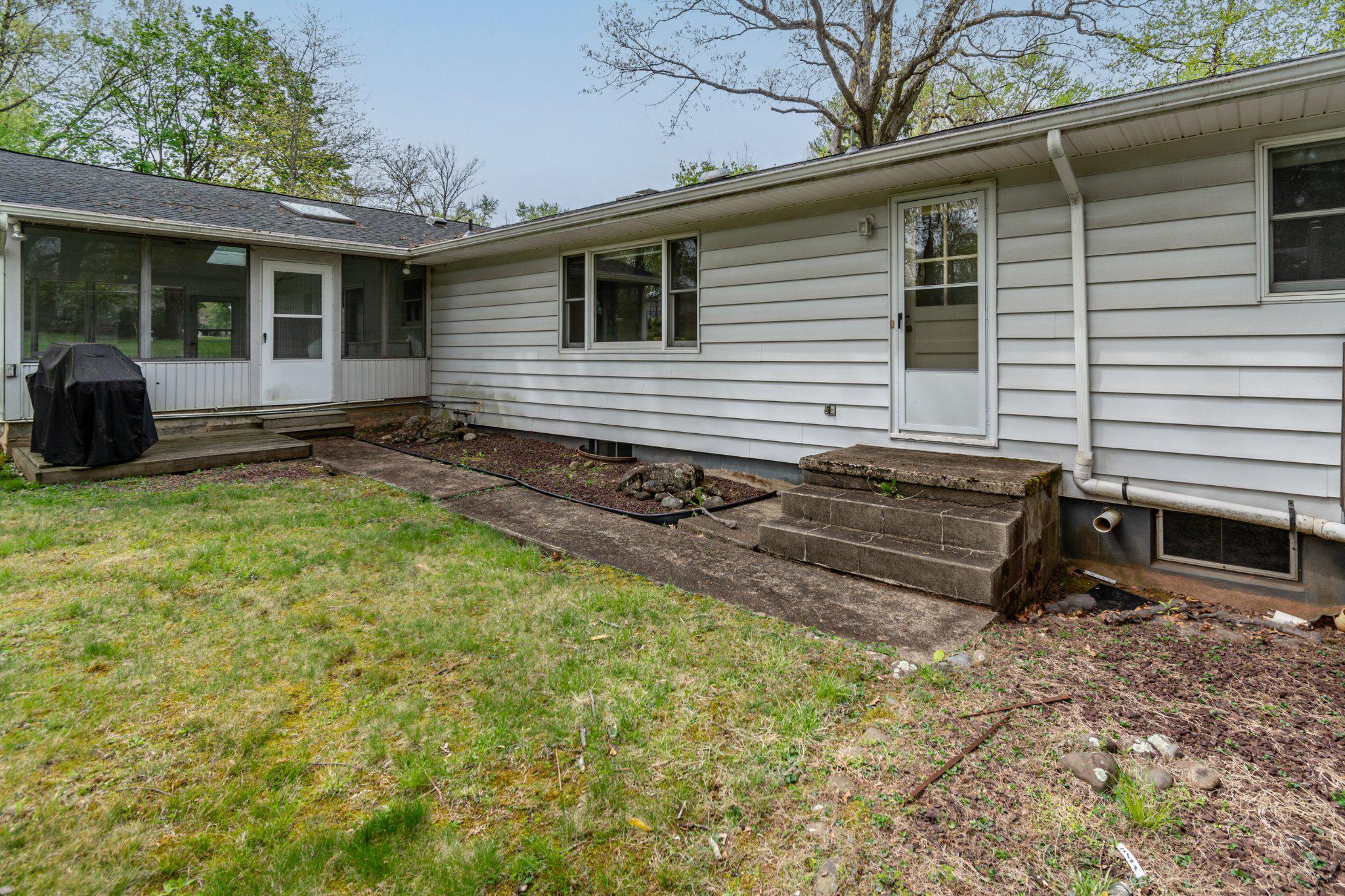 19 Floral Road Flemington, NJ 08822 - Photo 31 of 35 Back view