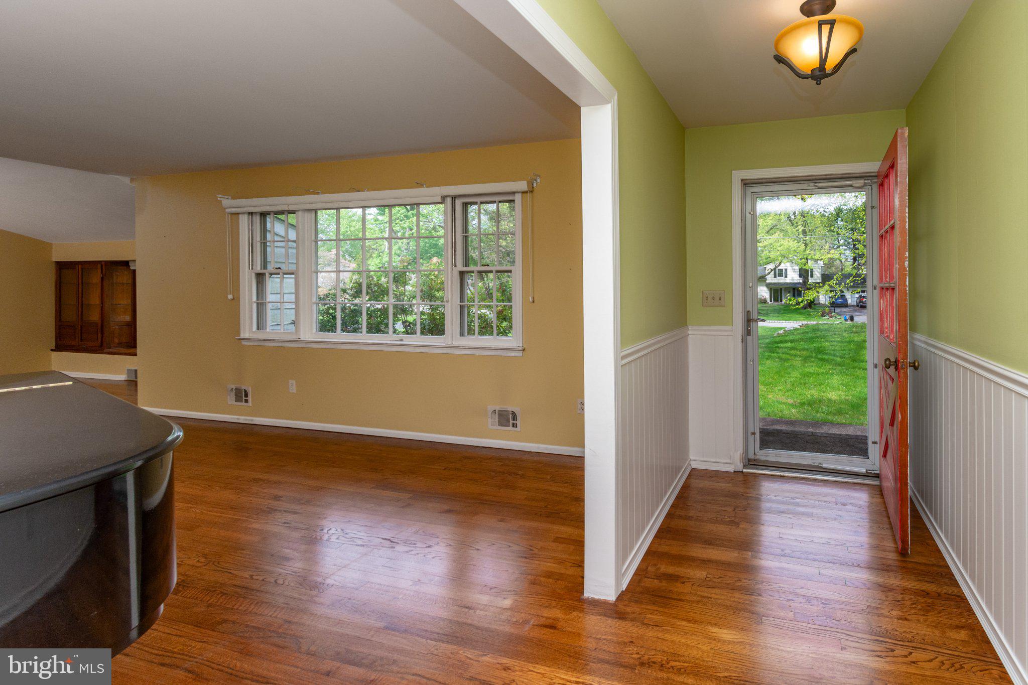 19 Floral Road Flemington, NJ 08822 - Photo 4 of 35 Inviting entryway with natural light.