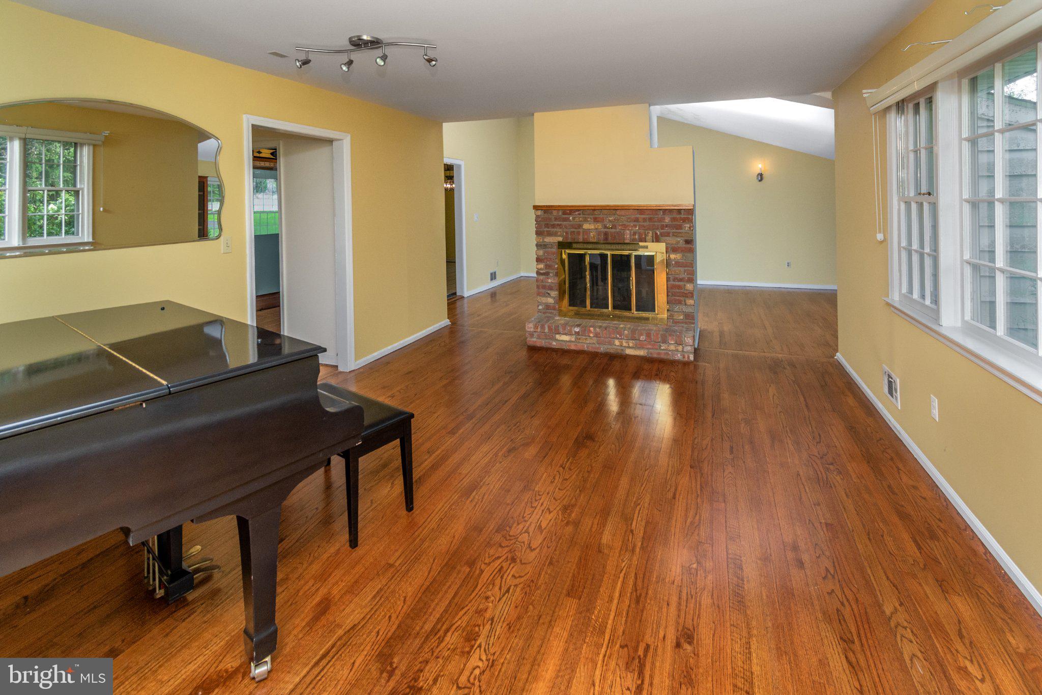 19 Floral Road Flemington, NJ 08822 - Photo 5 of 35 Spacious living area with warm tones.