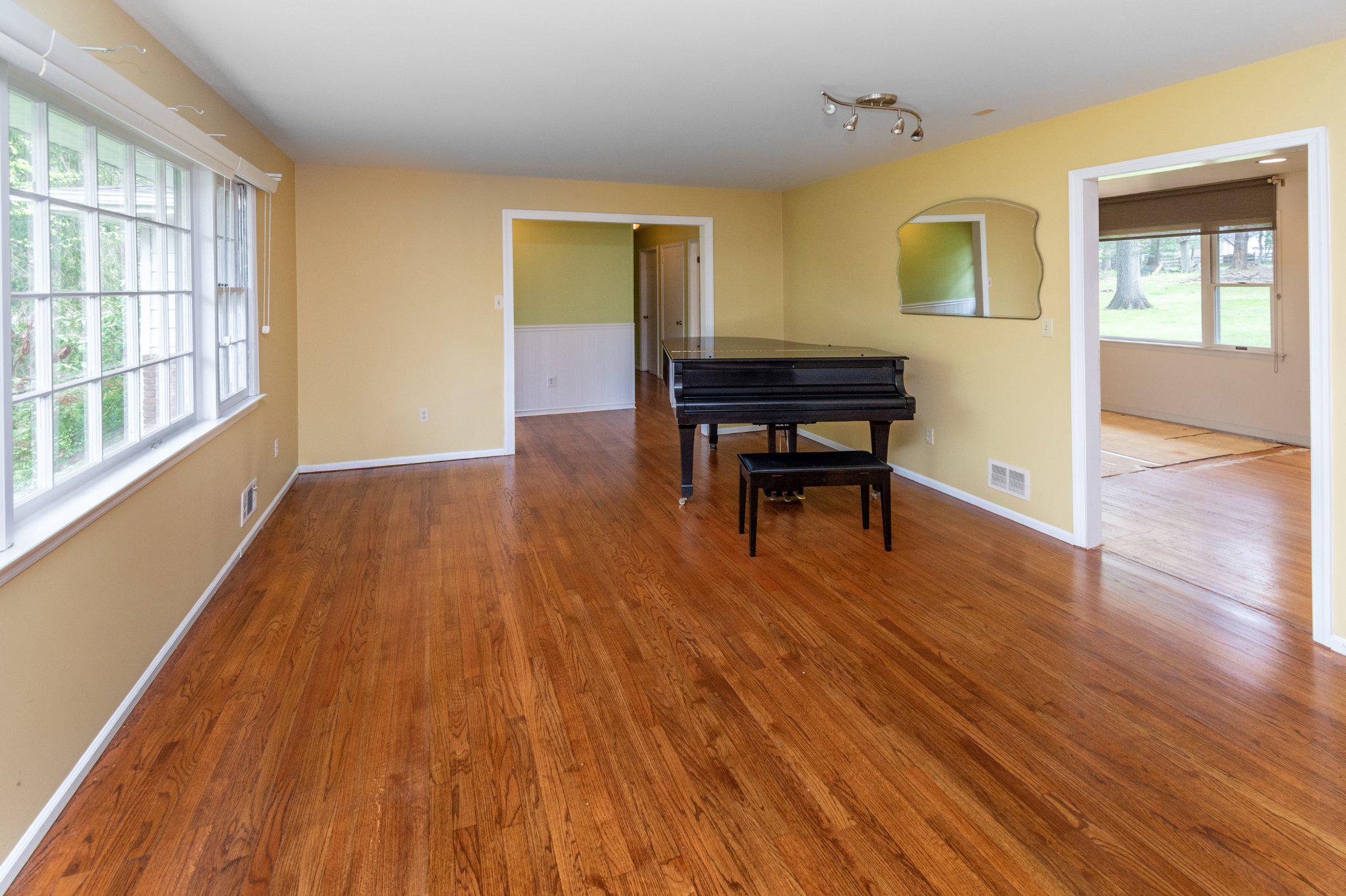 19 Floral Road Flemington, NJ 08822 - Photo 6 of 35 Spacious living room with warm tones.
