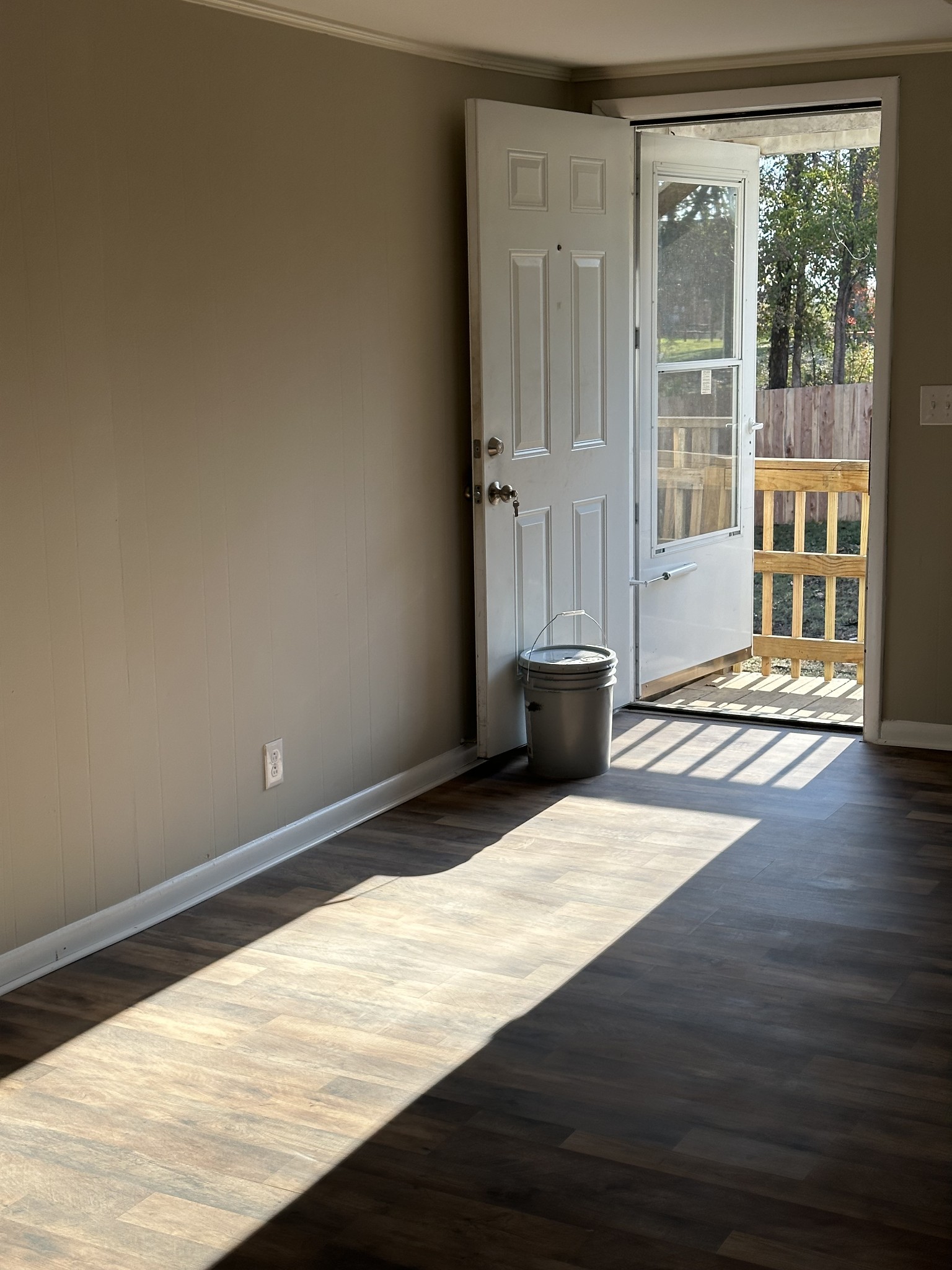1814 County Hospital Road Nashville, TN 37218 - Photo 9 of 18 a view of an empty room with wooden floor and a window