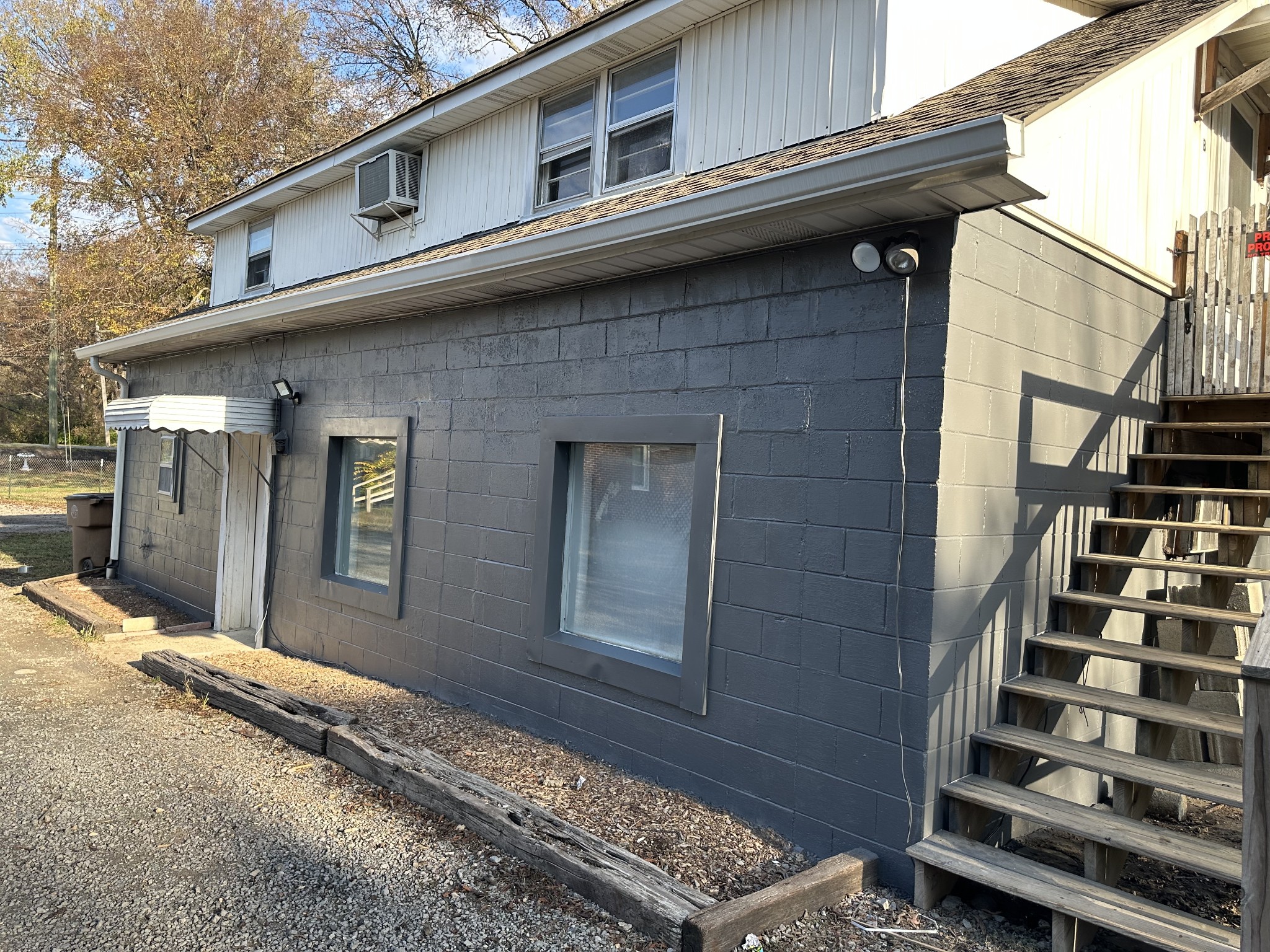 1814 County Hospital Road Nashville, TN 37218 - Photo 10 of 18 a front view of a house with street