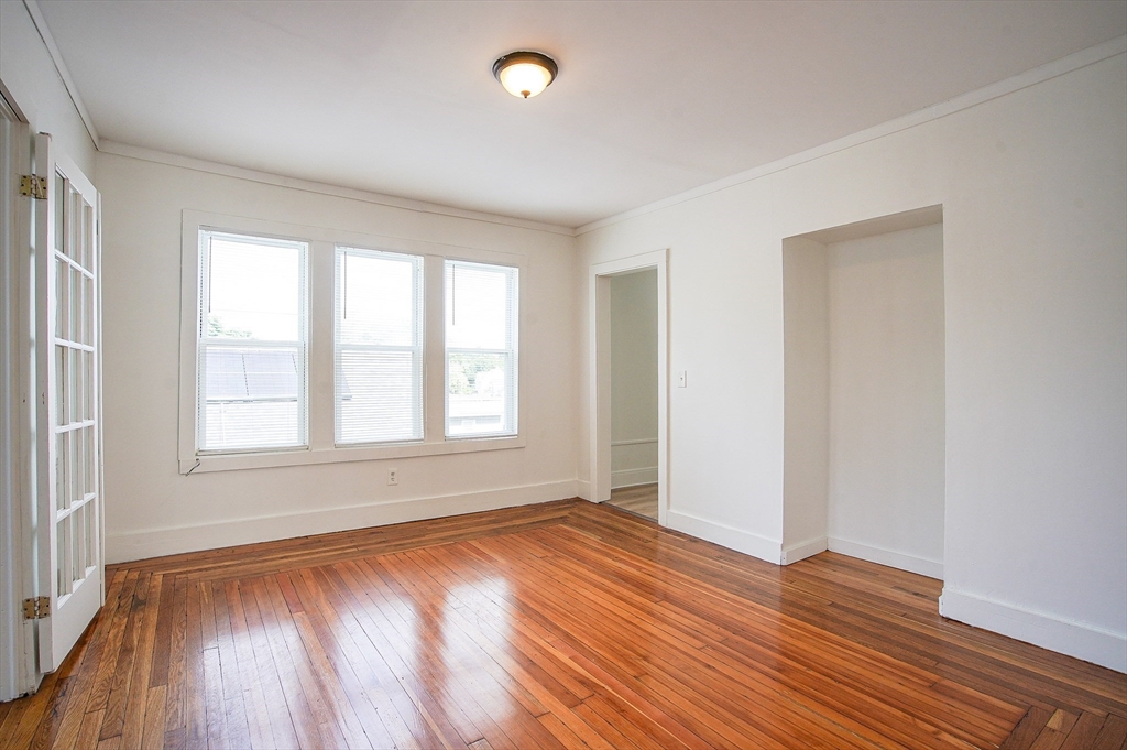 11-13 Newman Street, Unit 3 Springfield, MA 01105 - Photo 7 of 17