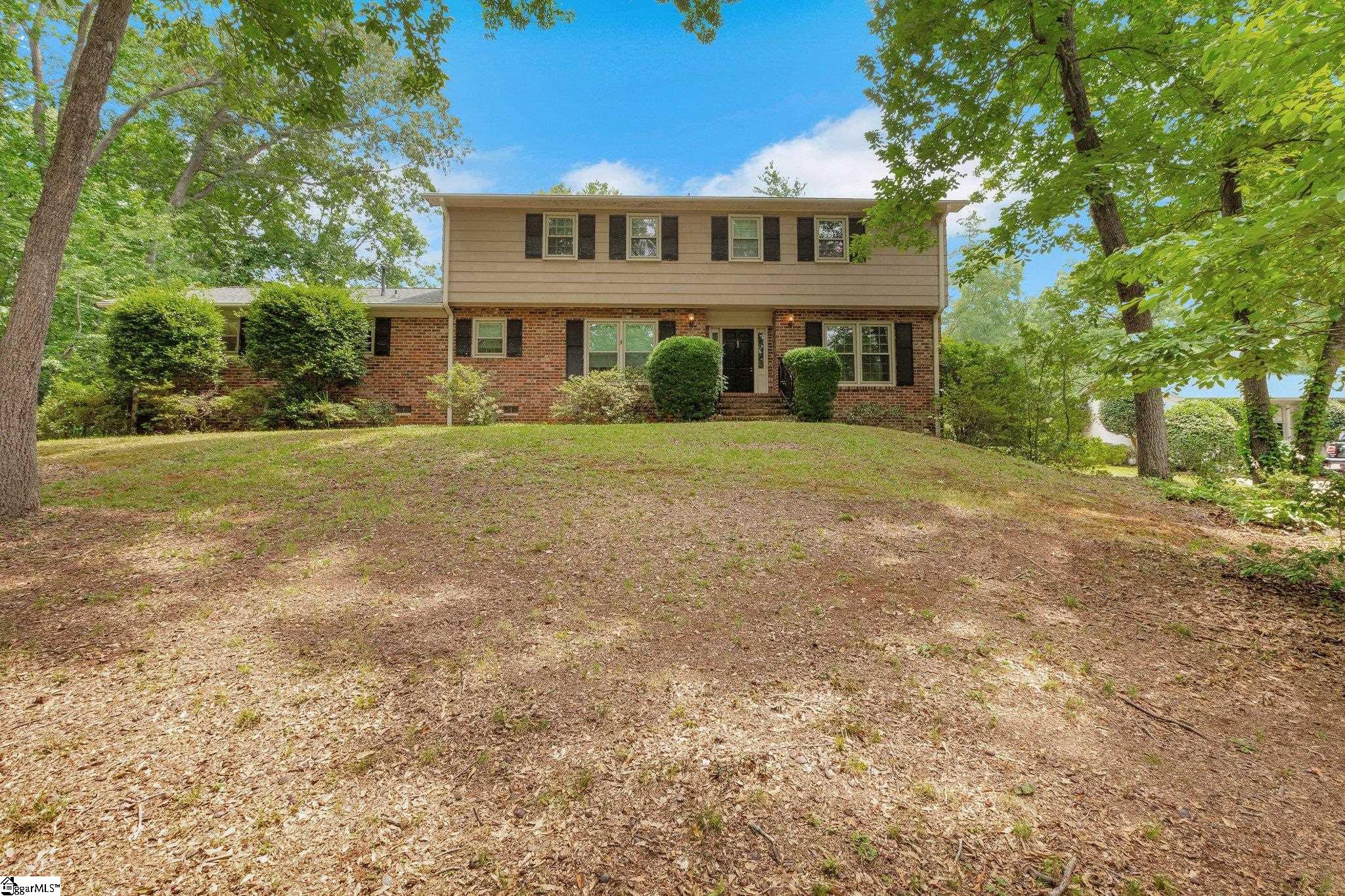 22 Seabrook Court Greenville, SC 29607 - Photo 1 of 38 Gallery Image 1