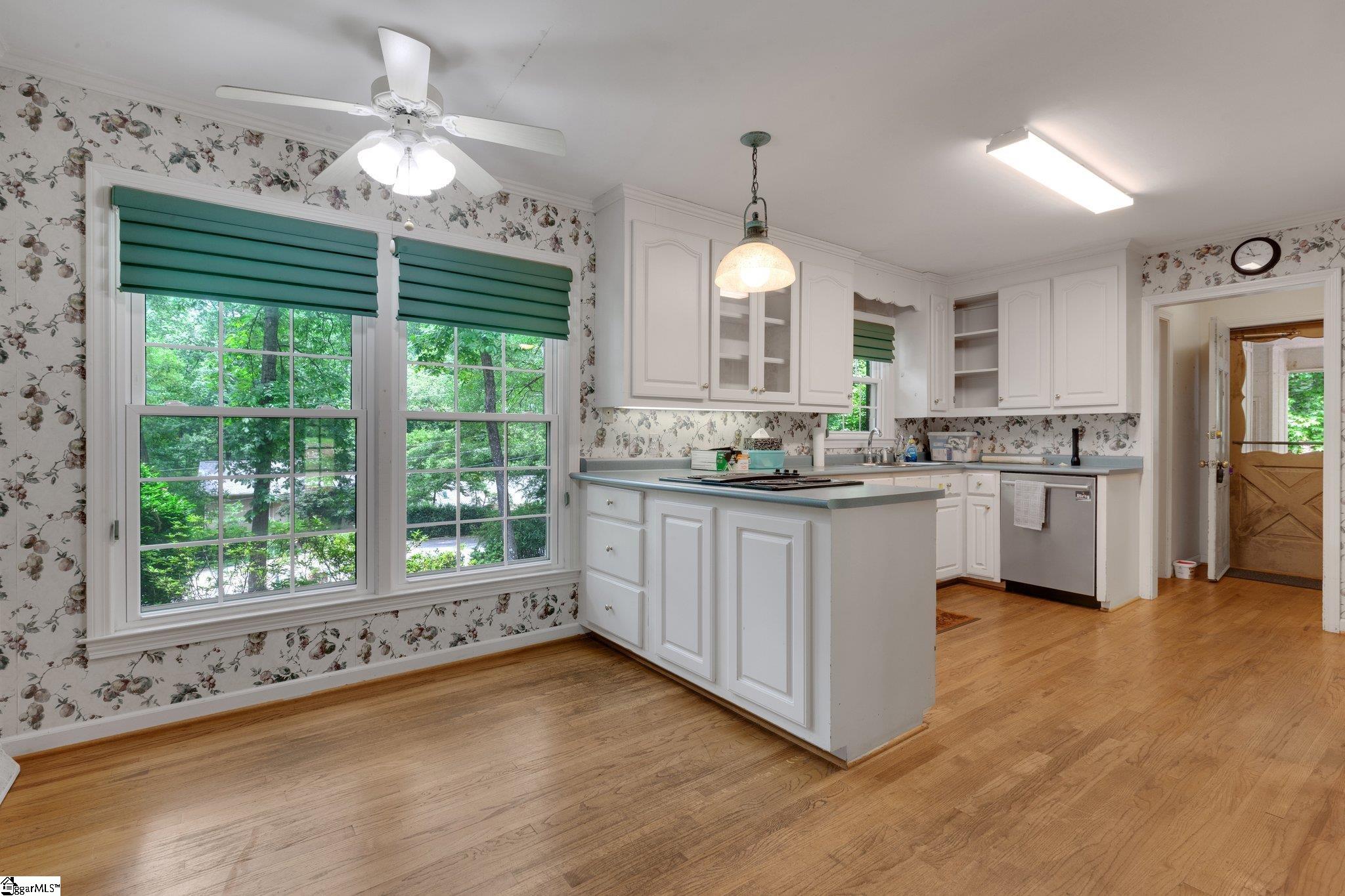 22 Seabrook Court Greenville, SC 29607 - Photo 14 of 38 Gallery Image 14