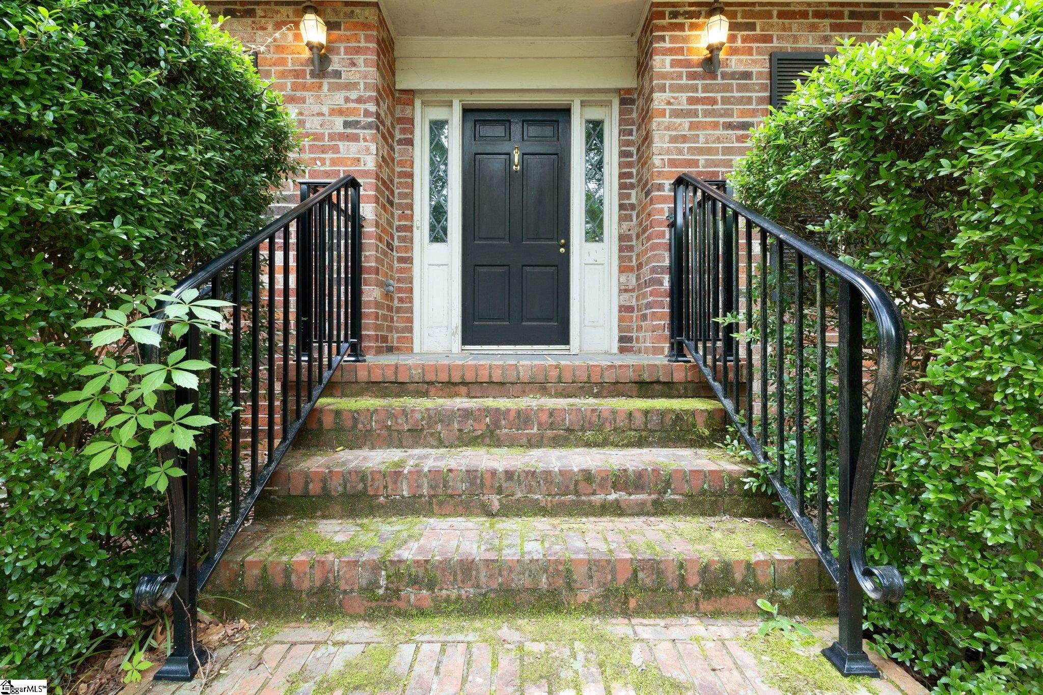 22 Seabrook Court Greenville, SC 29607 - Photo 4 of 38 Gallery Image 4