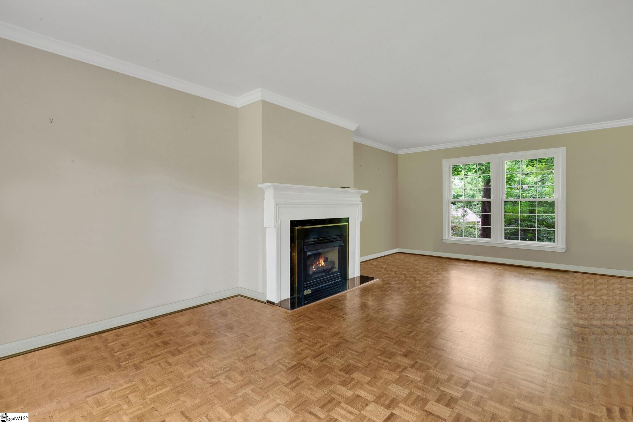 22 Seabrook Court Greenville, SC 29607 - Photo 6 of 38 Gallery Image 6